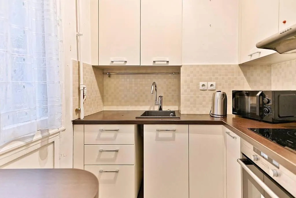 Appartement Haussmannien Lumineux Et Central- II Paris France
