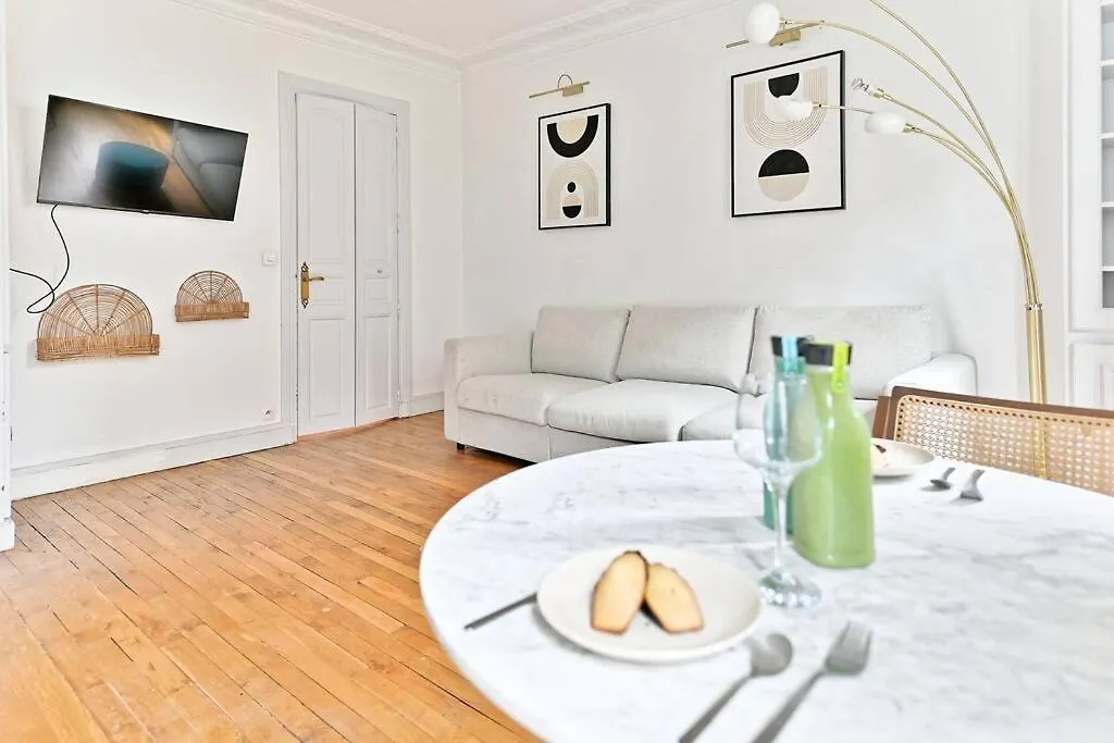 Appartement Haussmannien Lumineux Et Central- II Paris 0*,