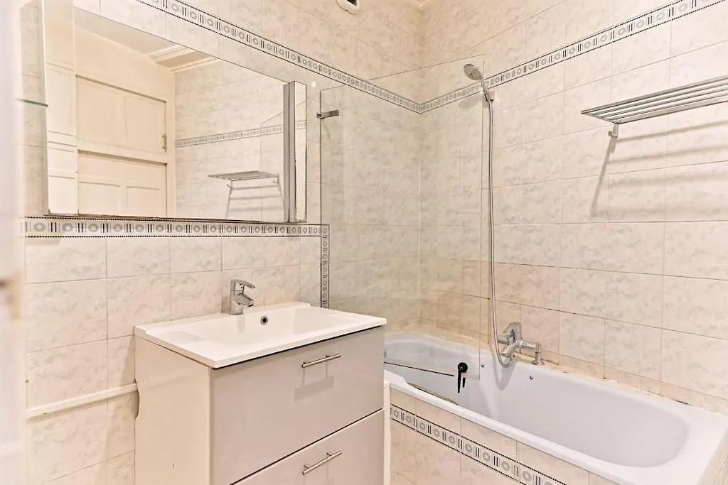 Appartement Haussmannien Lumineux Et Central- II Paris