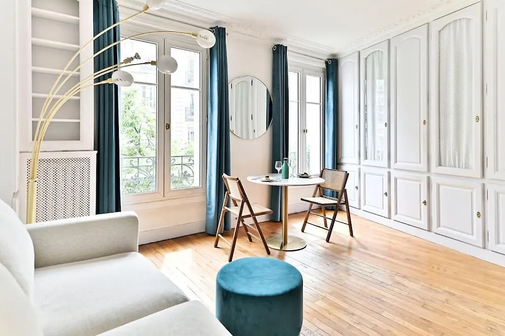 Apartment Appartement Haussmannien Lumineux Et Central- II Paris France